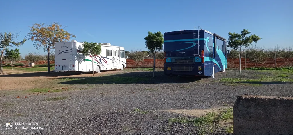 Aparcamiento exterior para caravanas en Multiparking la Jabega